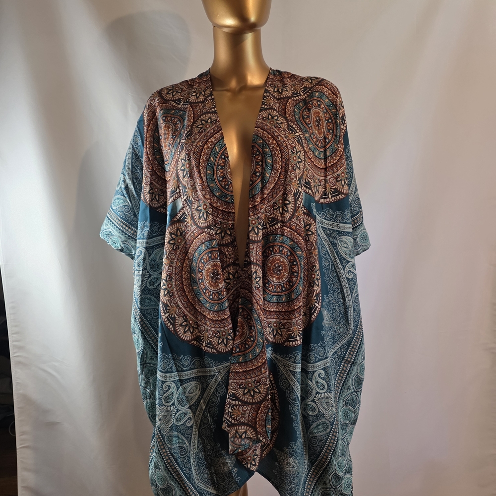 Lotus and Luna Elegant Paisley Kimono Cardigan, New With Tags
